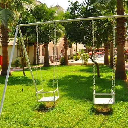 Dream Park Apartahotel 2*